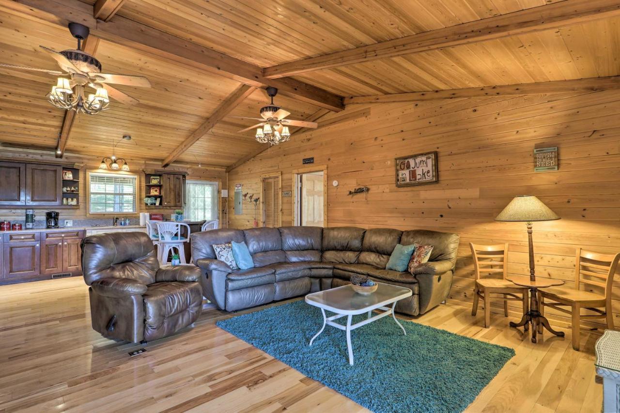 House With Dock And Slide Situated On Lake Sinclair! Sparta Exterior foto