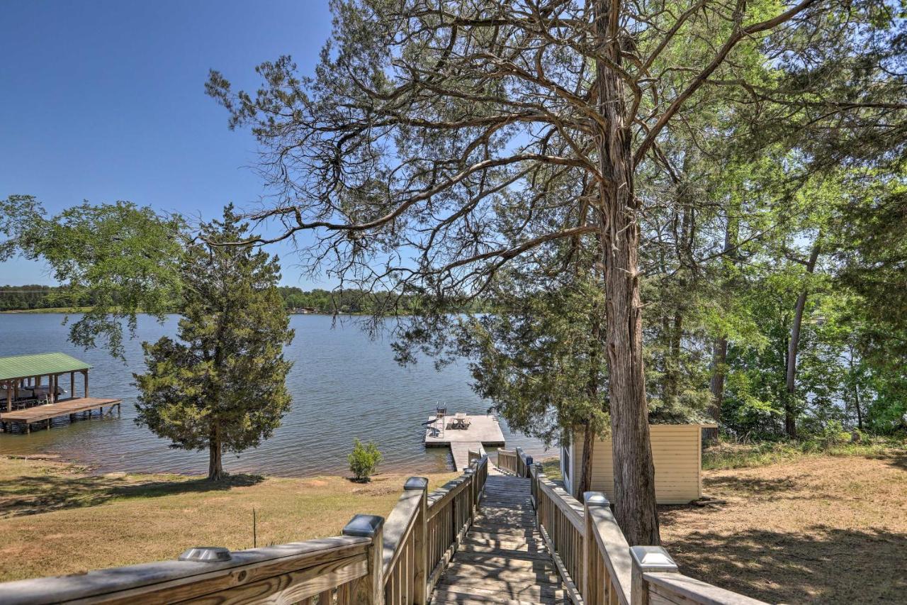 House With Dock And Slide Situated On Lake Sinclair! Sparta Exterior foto