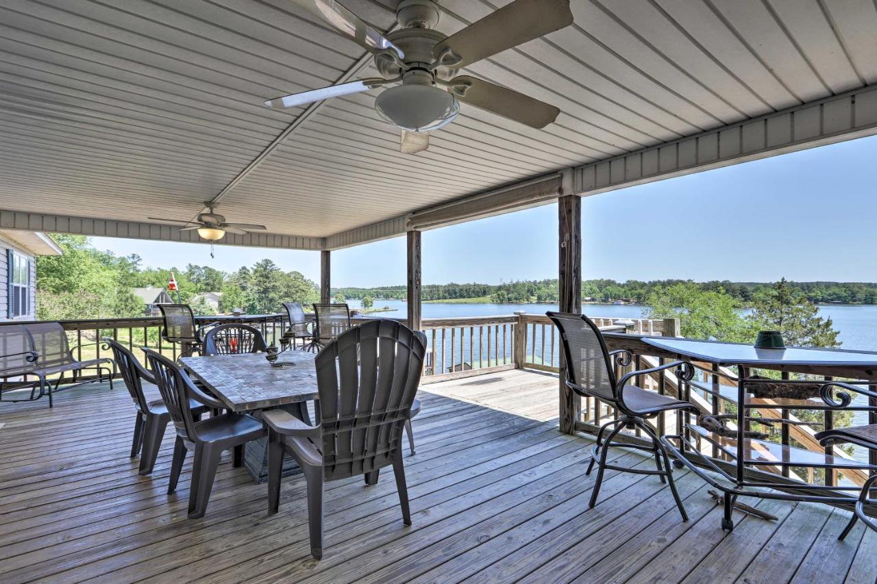 House With Dock And Slide Situated On Lake Sinclair! Sparta Exterior foto